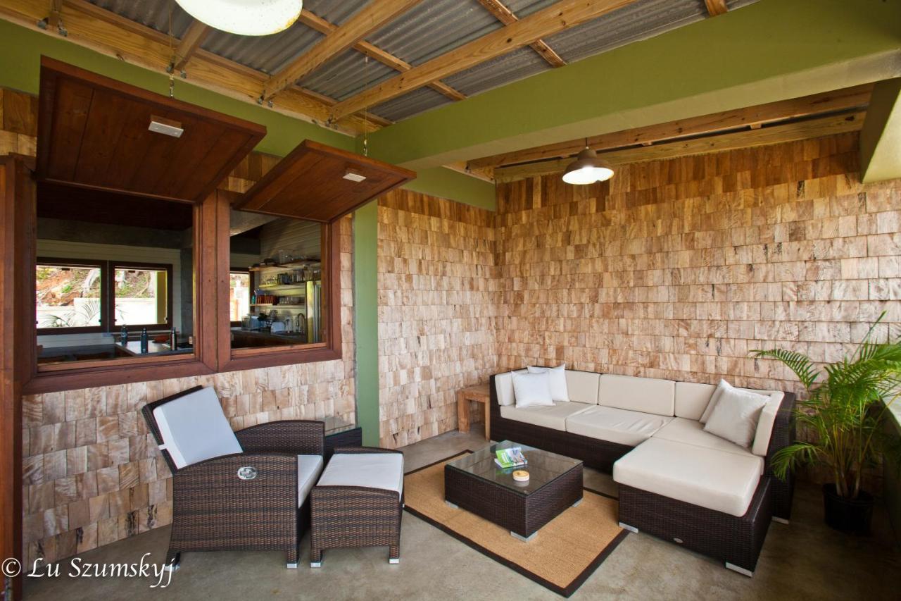 Pagua Bay House - Oceanfront Cabana'S Marigot Екстериор снимка