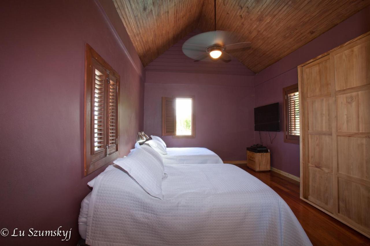 Pagua Bay House - Oceanfront Cabana'S Marigot Екстериор снимка