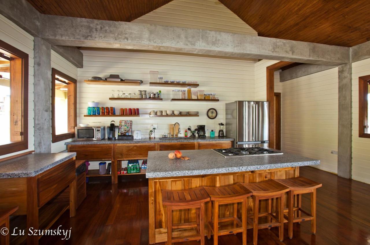 Pagua Bay House - Oceanfront Cabana'S Marigot Екстериор снимка