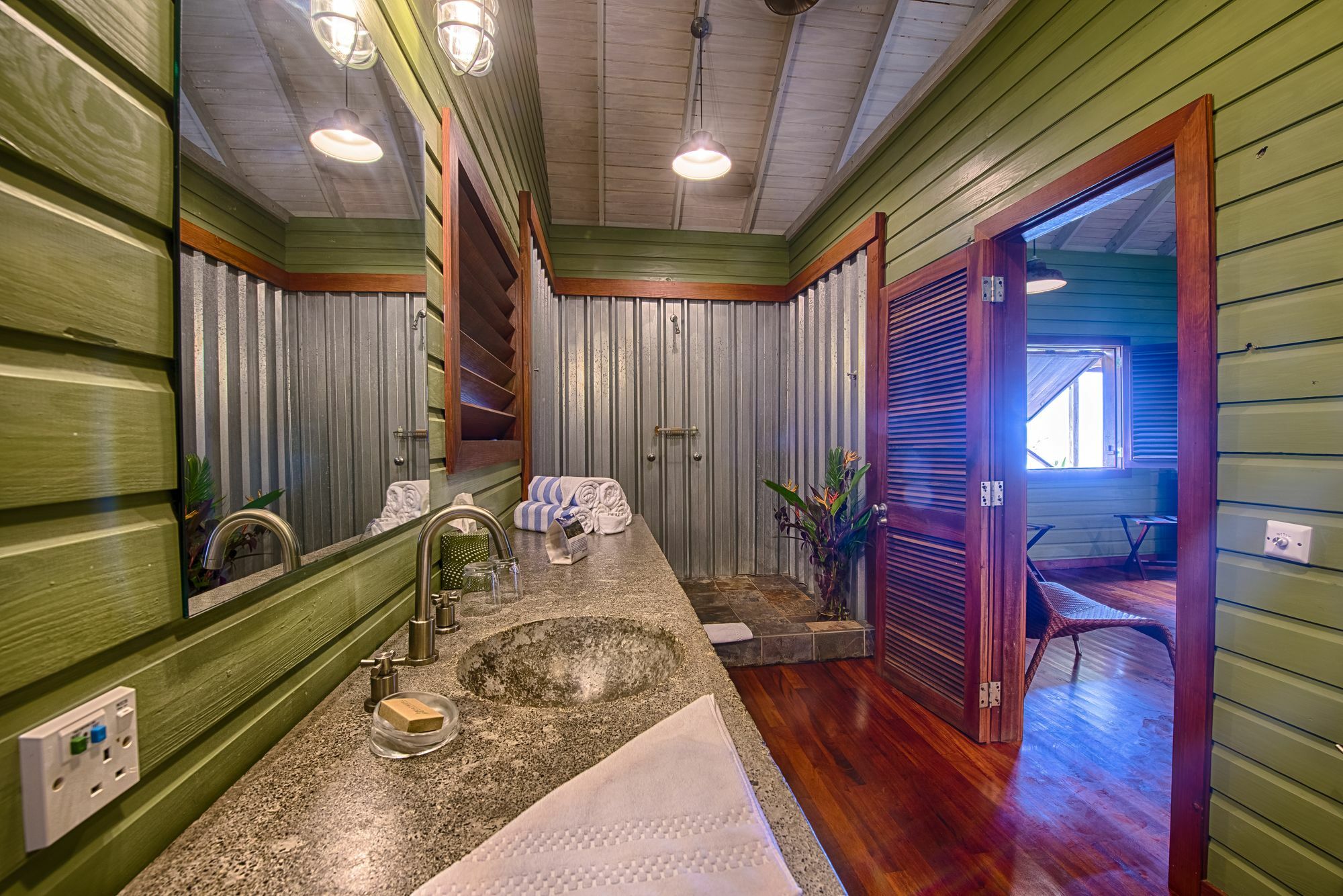 Pagua Bay House - Oceanfront Cabana'S Marigot Екстериор снимка
